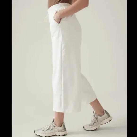 NWT Athleta wide leg sweatpants cropped white cream XL triumph hybrid capris - Picture 3 of 16